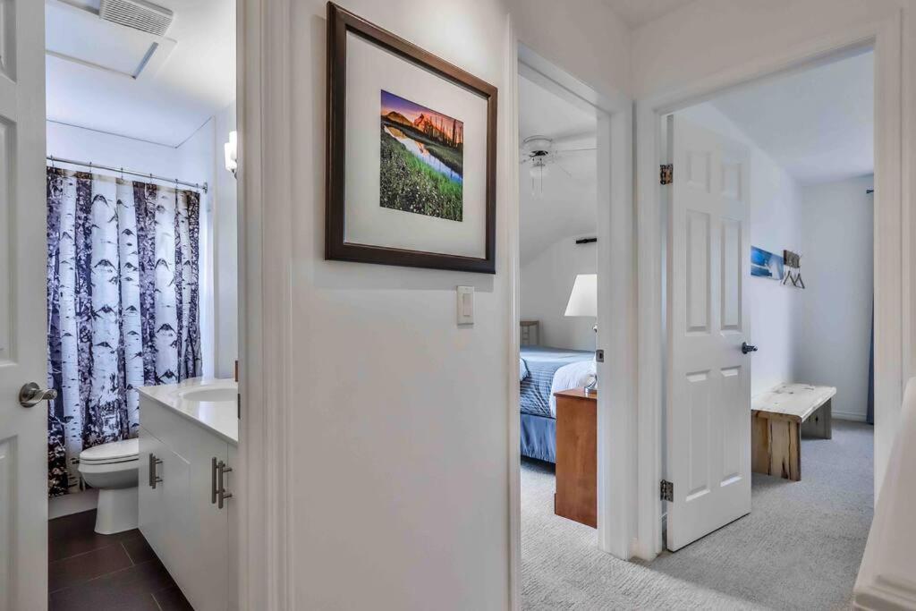 Big Mountain Views - Bright 2-Story Corner Unit Canmore Exterior foto